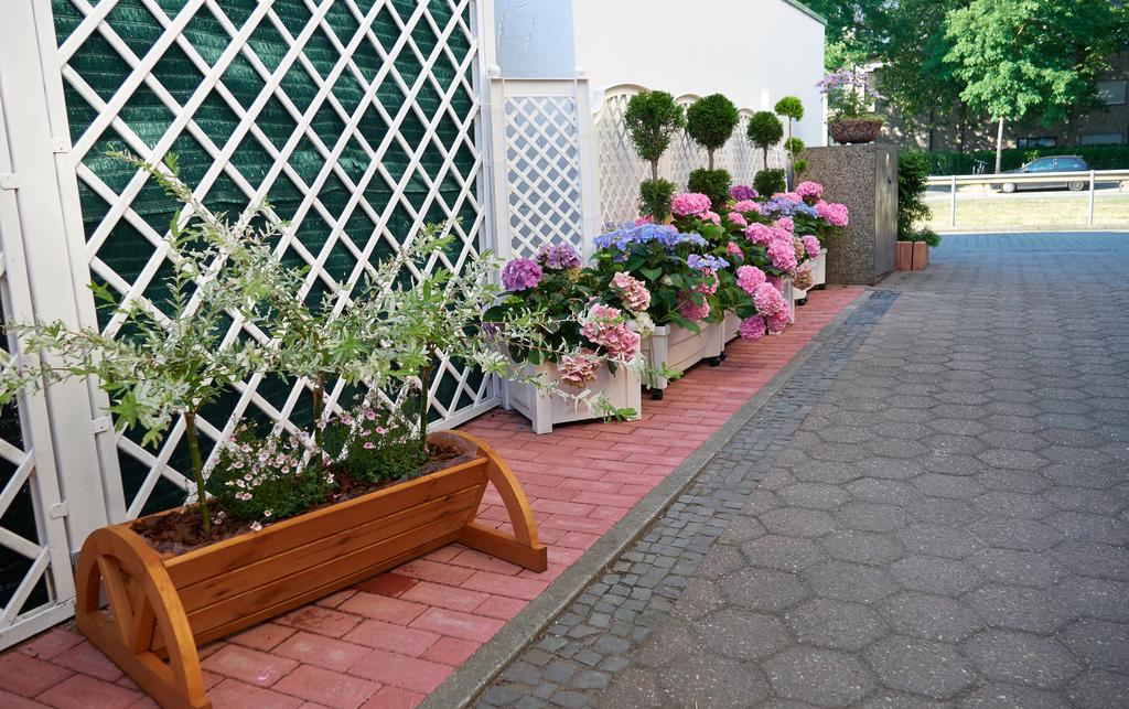 Haus Mooren, Hotel Garni Dusseldorf Exterior photo
